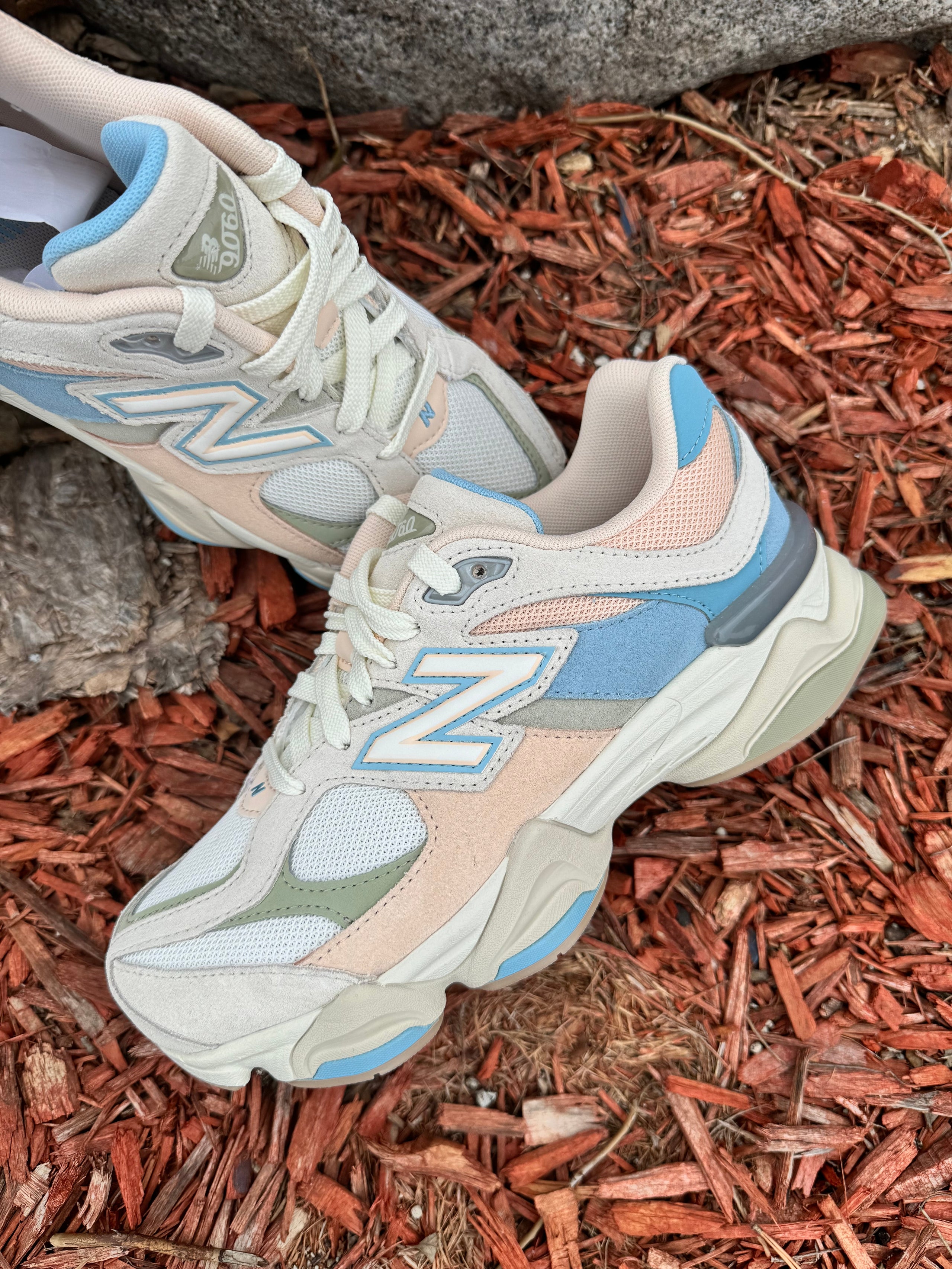 New Balance 9060 Beige Pastel